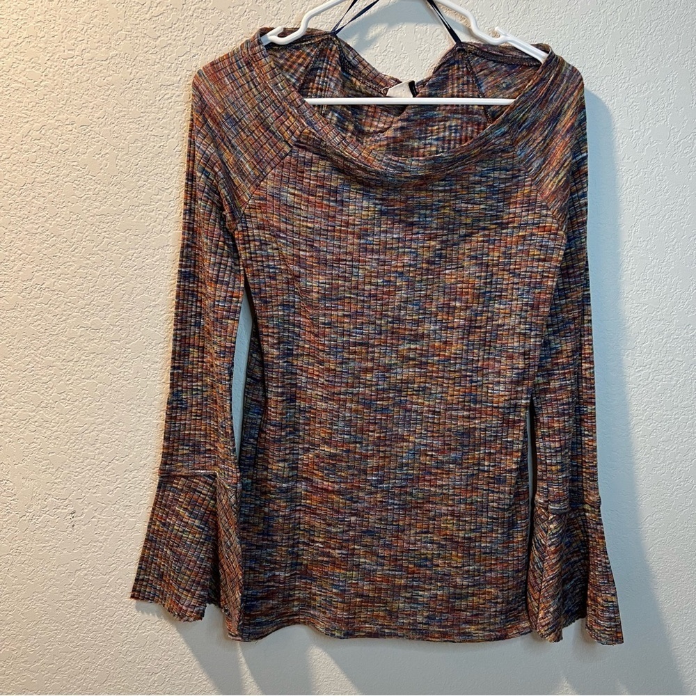 Women’s Akemi & Kin multicolored ribbed belle sleeve sweater top size M